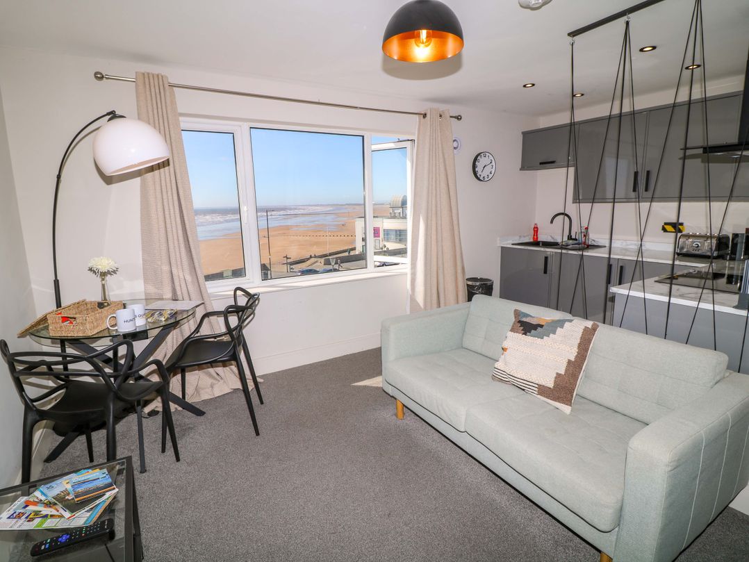 Apt 8 @ Hunter's Quay