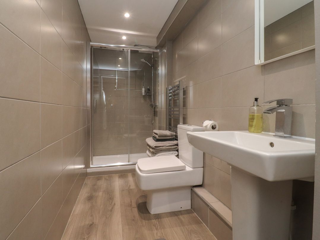 Paramount Apartments