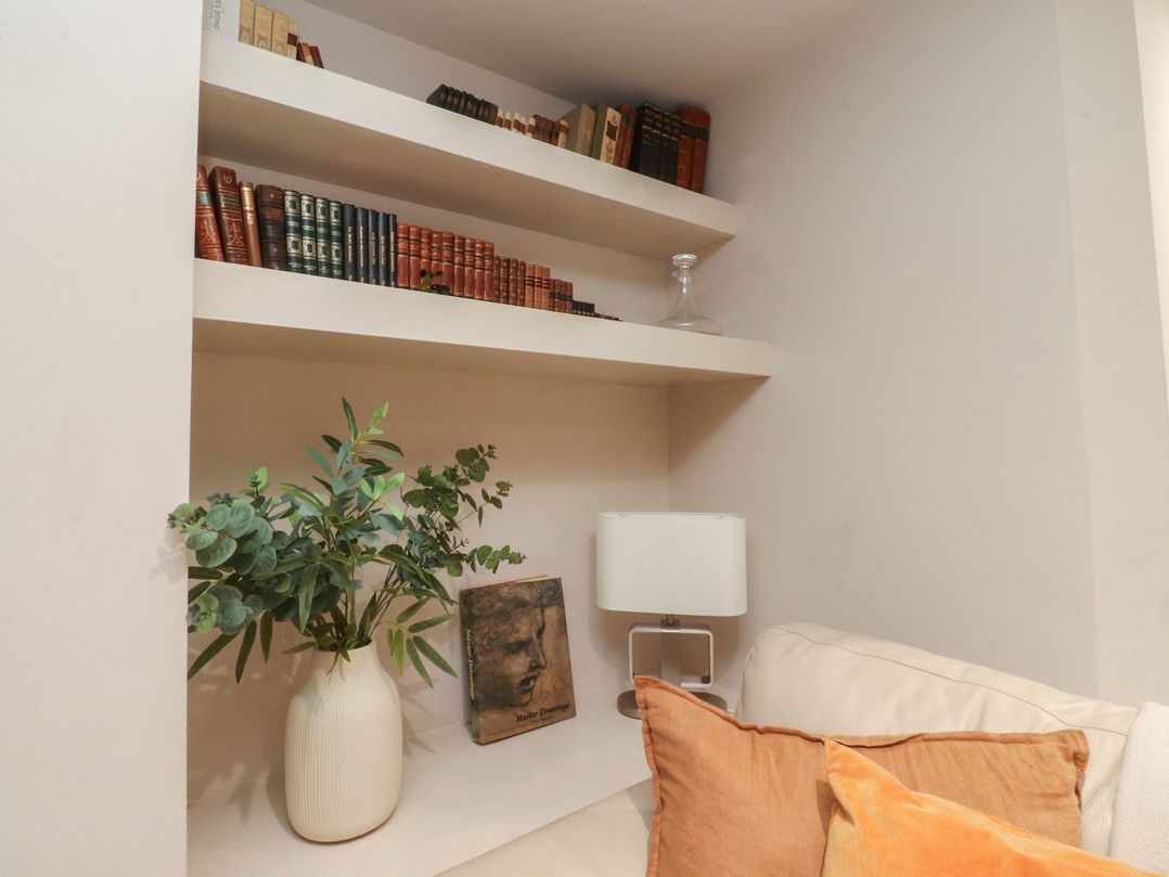 Paramount Apartments