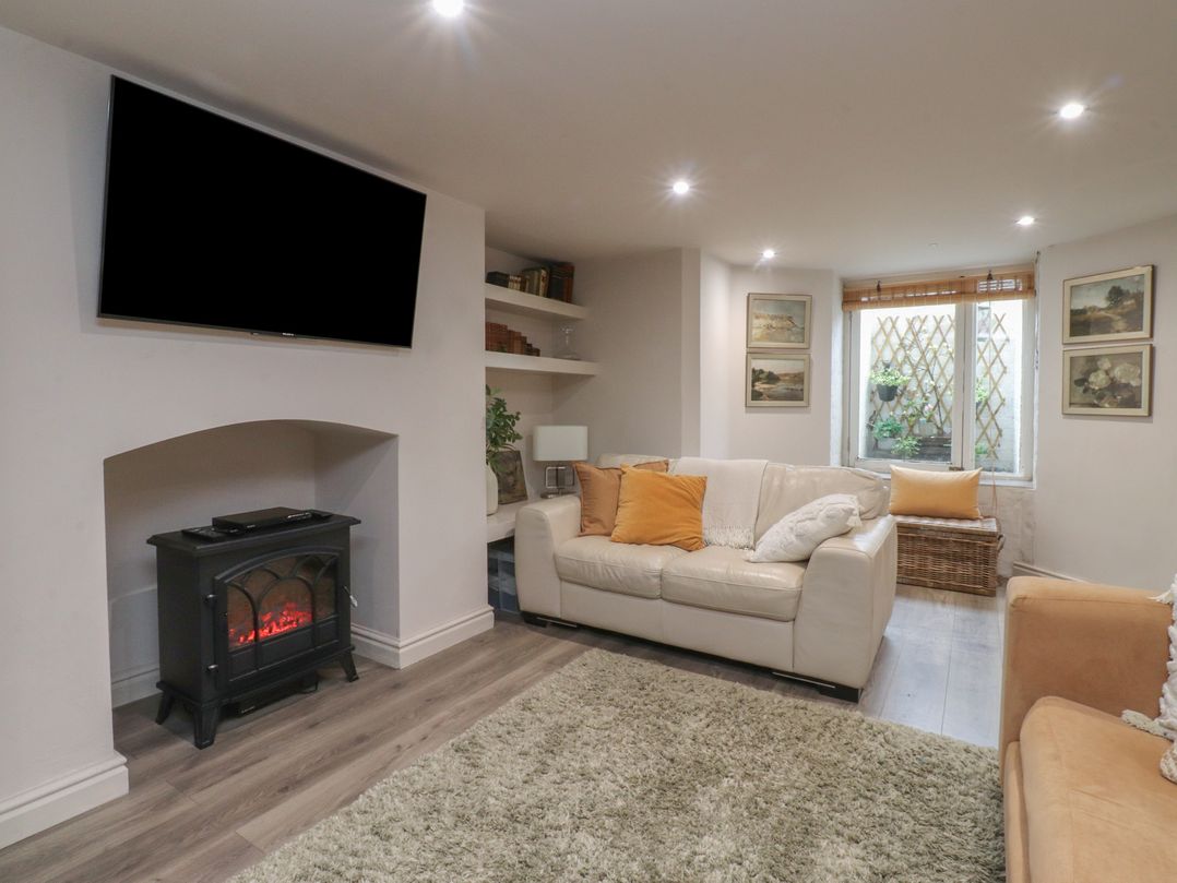 Paramount Apartments