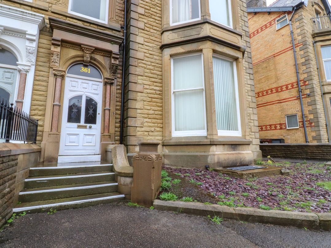 Paramount Apartments