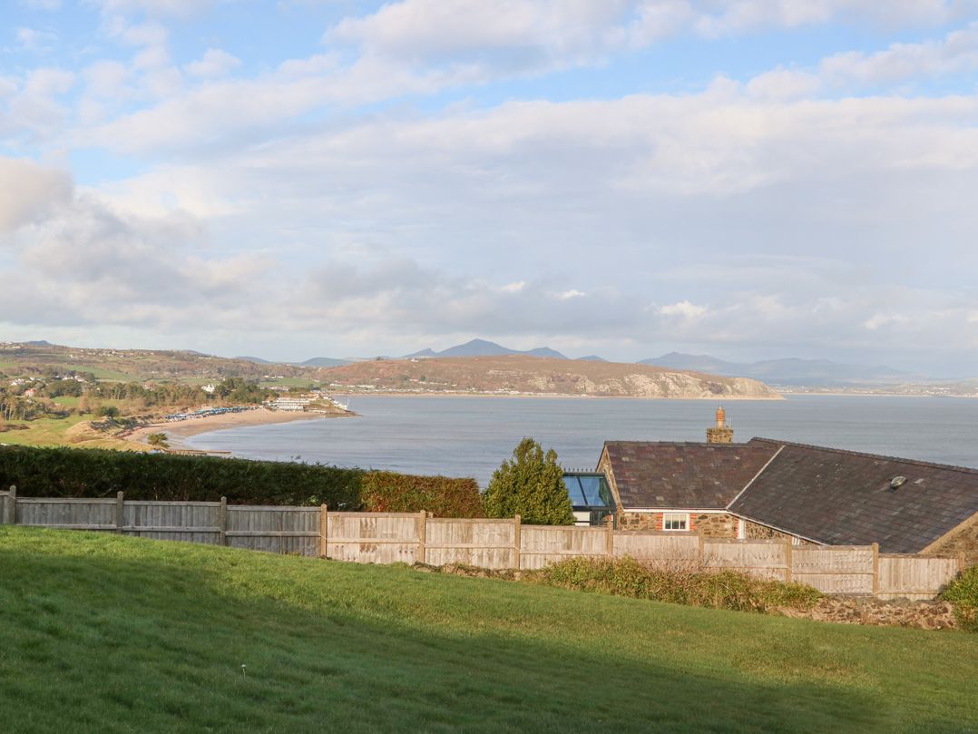 Caravan at Cartref