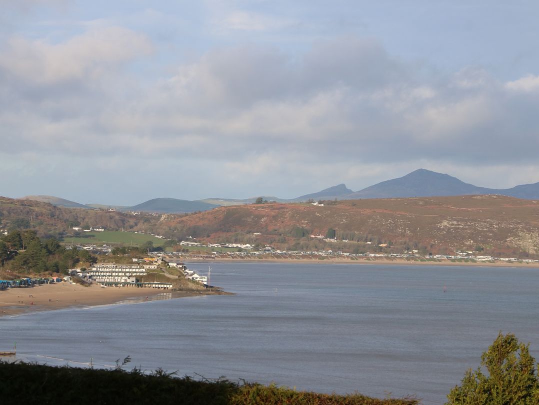 Caravan at Cartref