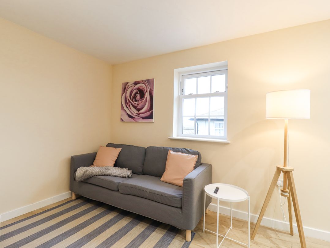 21C Saville Road