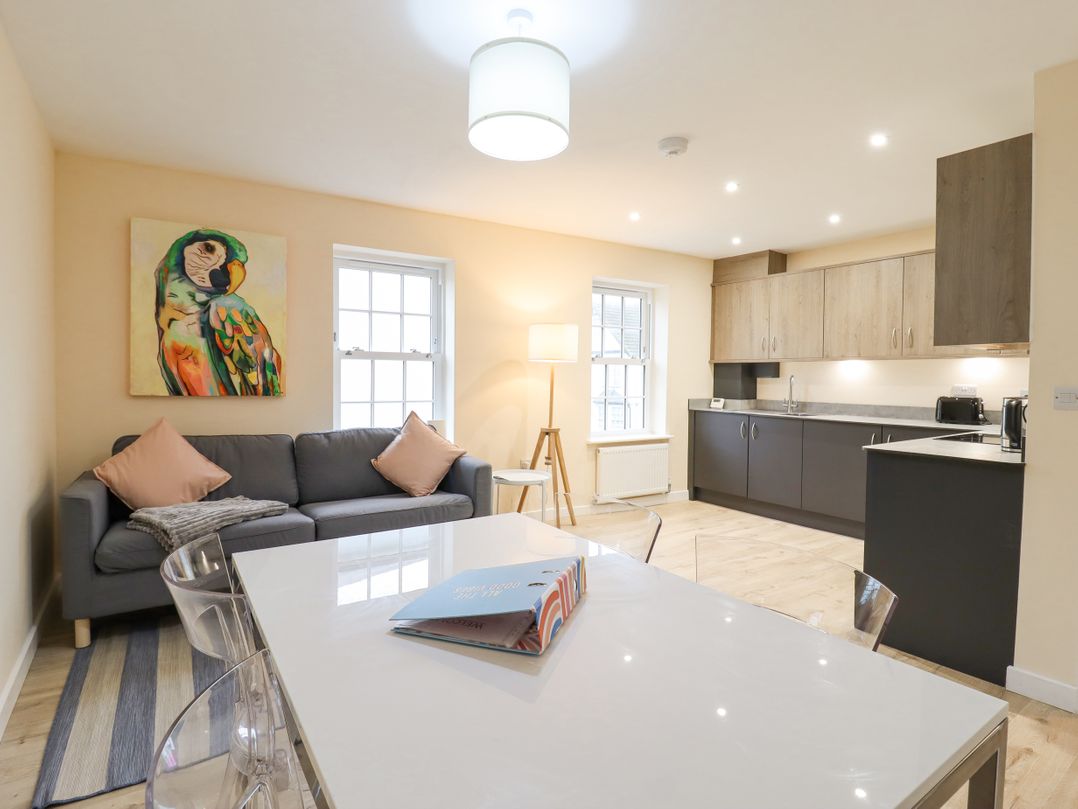 21C Saville Road