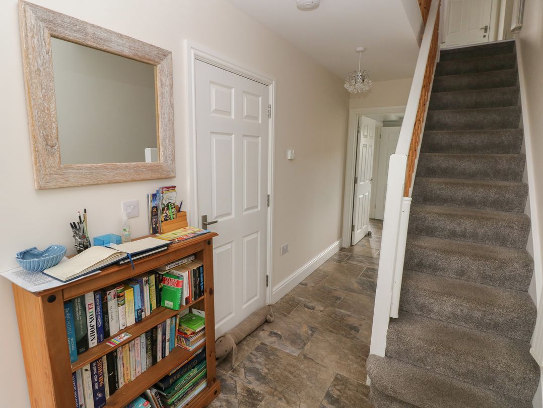 Llygad Y Lleuad ( Moon)