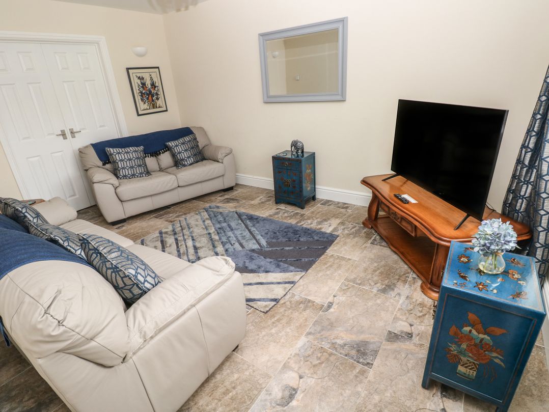 Llygad Y Lleuad ( Moon)