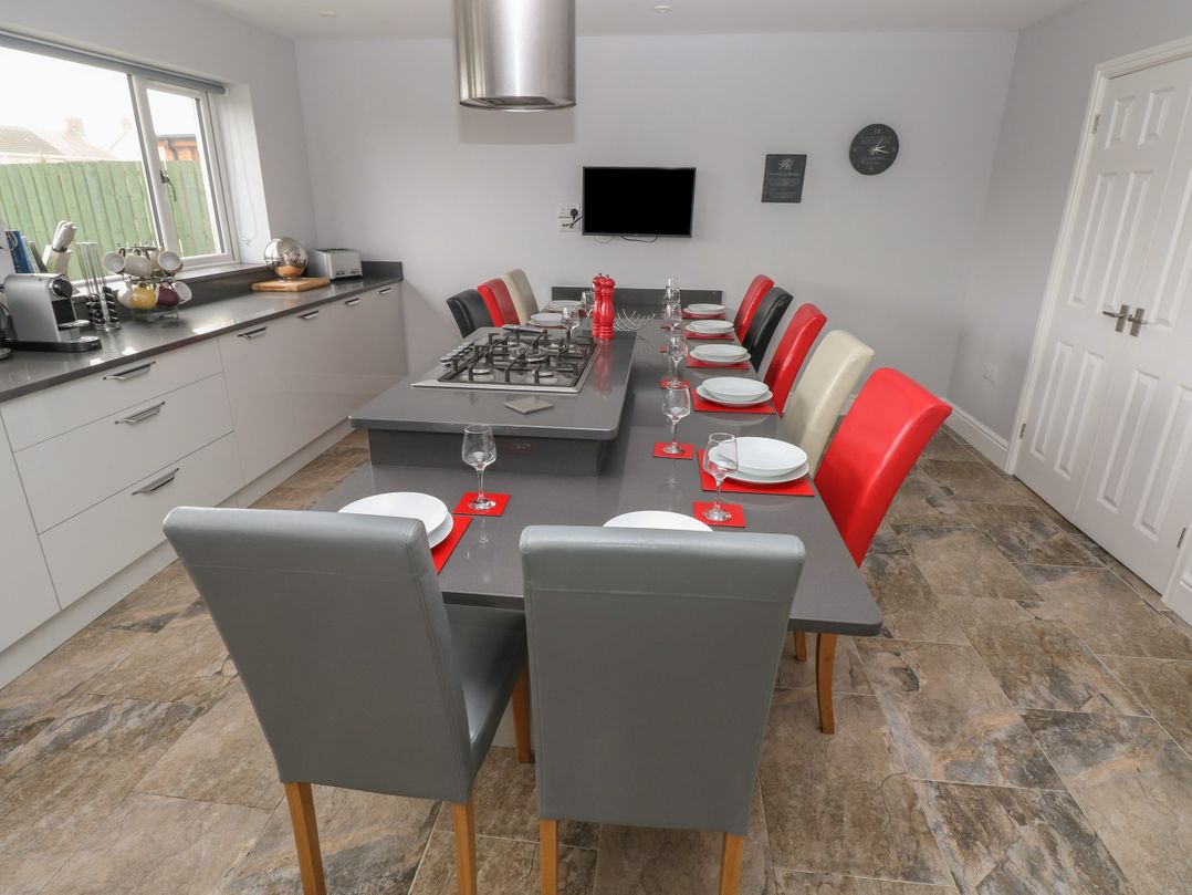 Llygad Y Lleuad ( Moon)