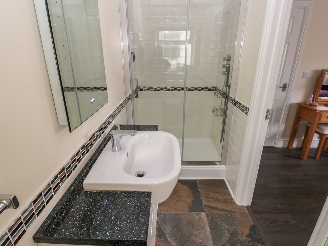 Llygad Y Lleuad ( Moon)