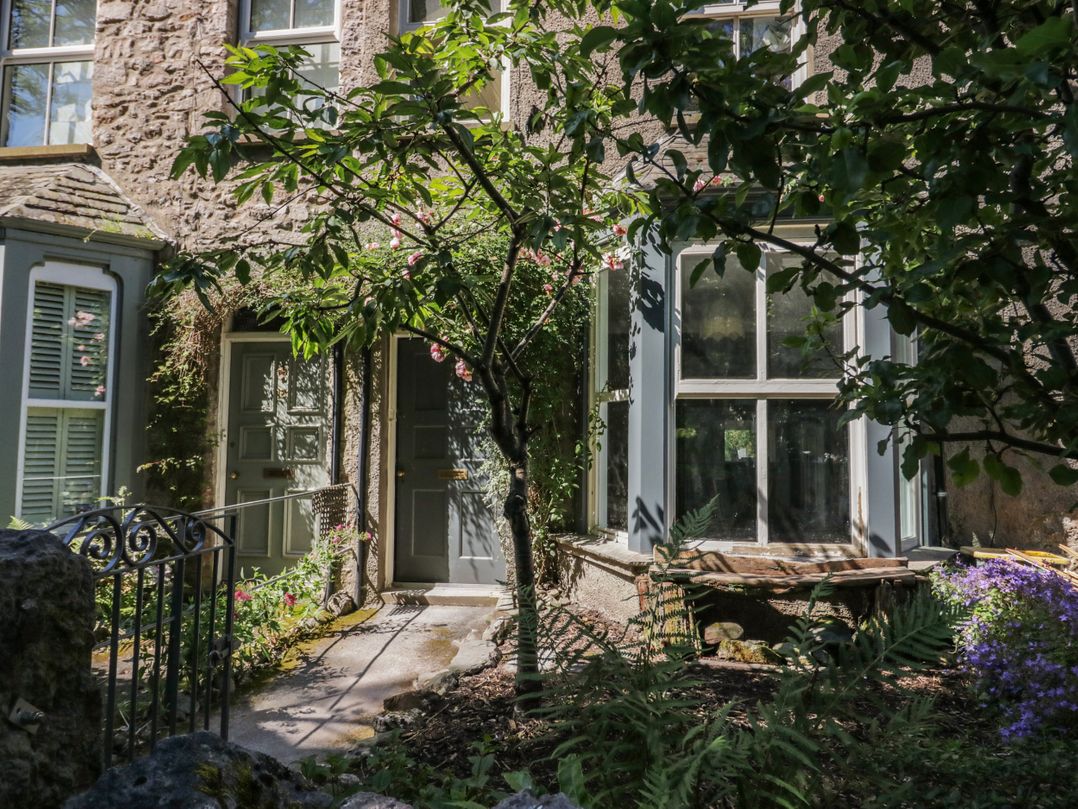 16 Lindeth Road