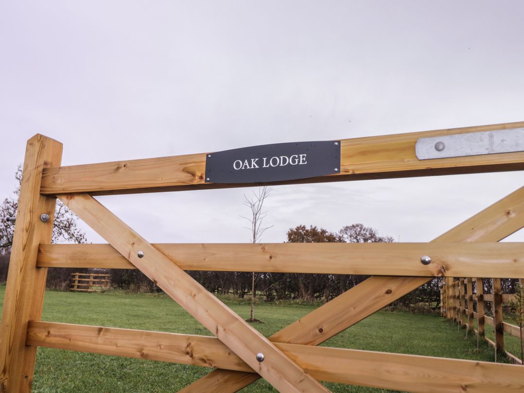 Oak Lodge