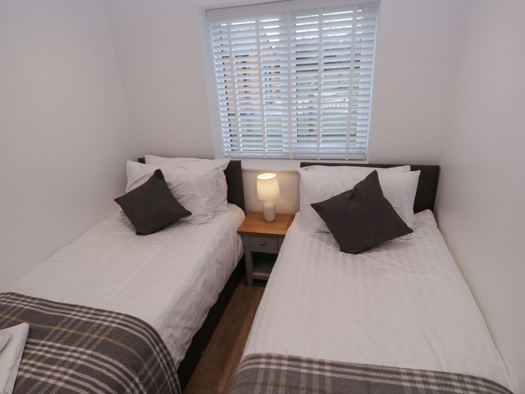 Oak Lodge