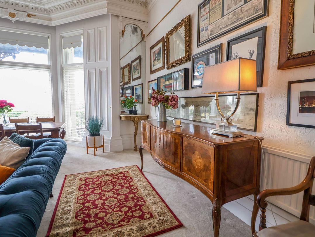 Ismay Lounge Apartment- Titanic Interest