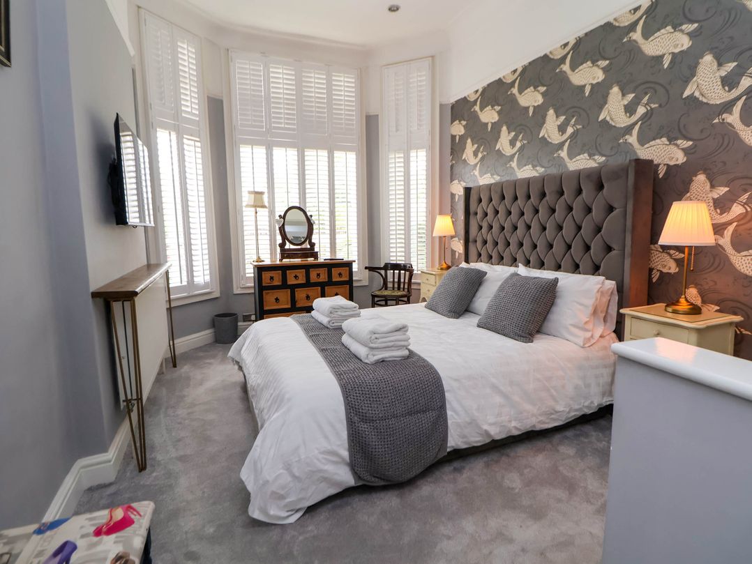 Ismay Lounge Apartment- Titanic Interest
