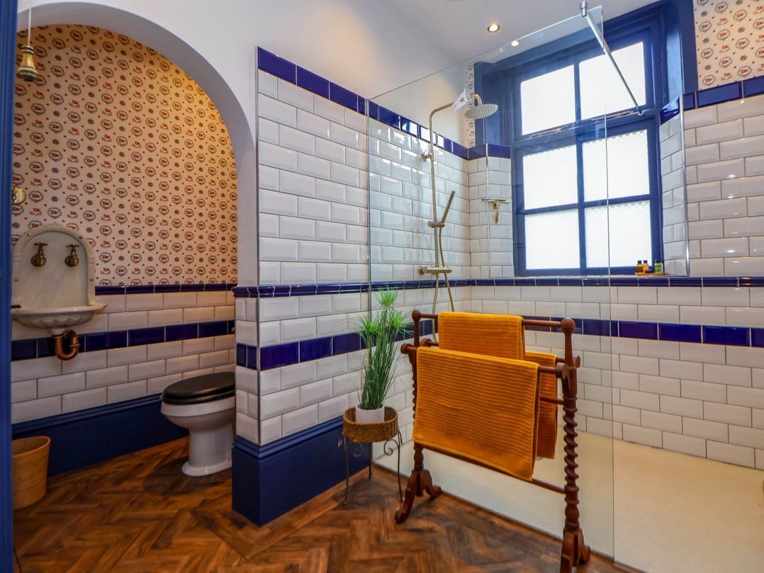 Ismay Lounge Apartment- Titanic Interest
