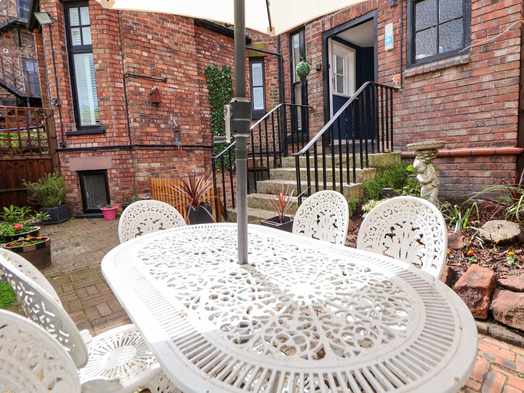 Ismay Lounge Apartment- Titanic Interest