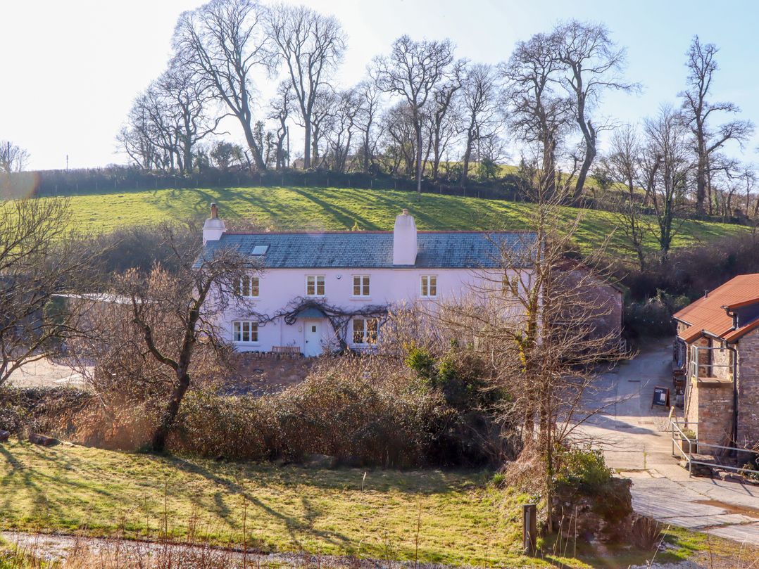 Lower Well Farm House