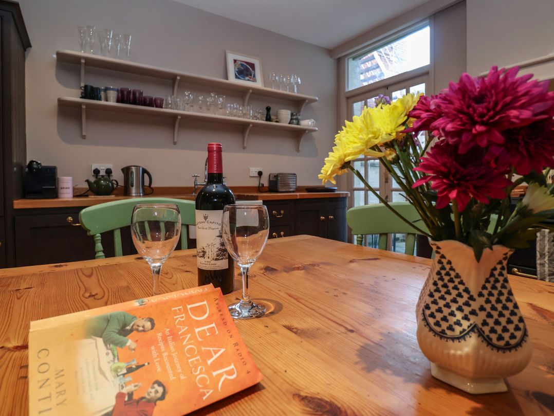 11a Market Cross Place