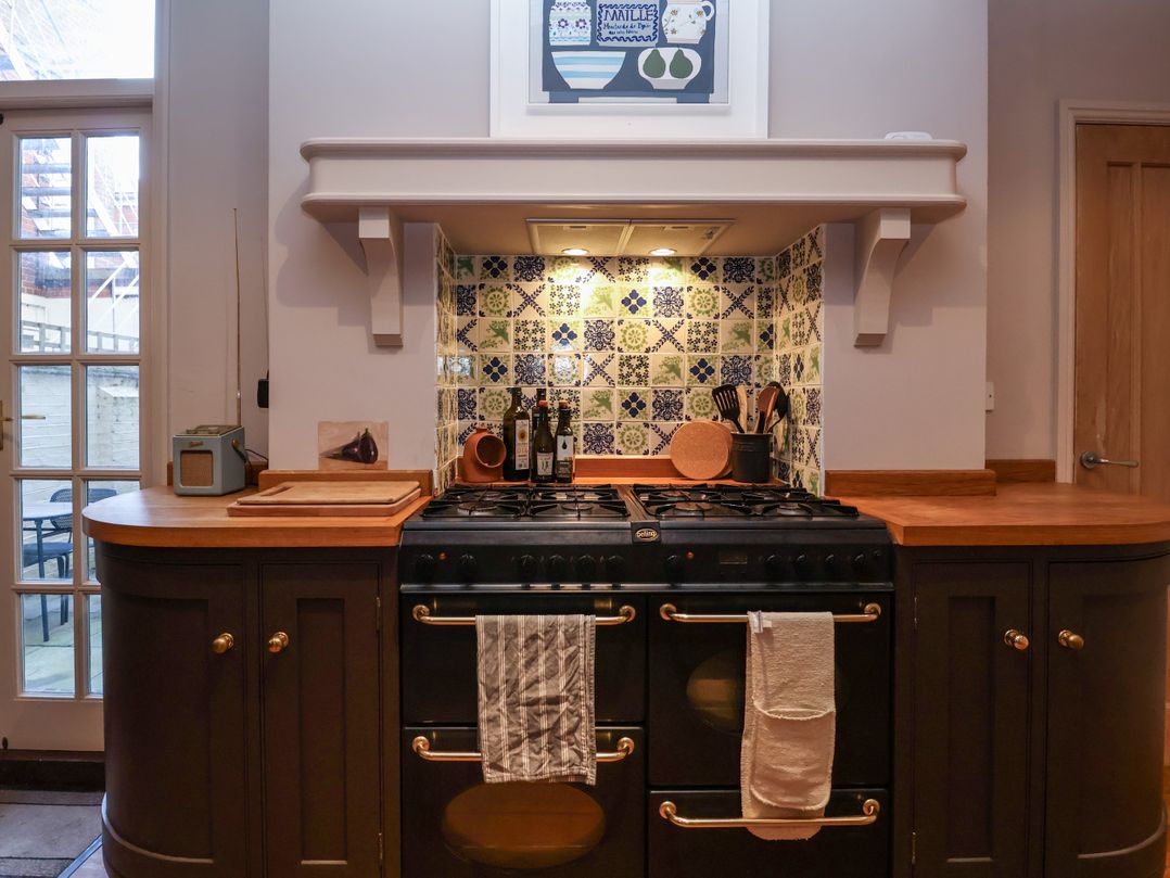 11a Market Cross Place