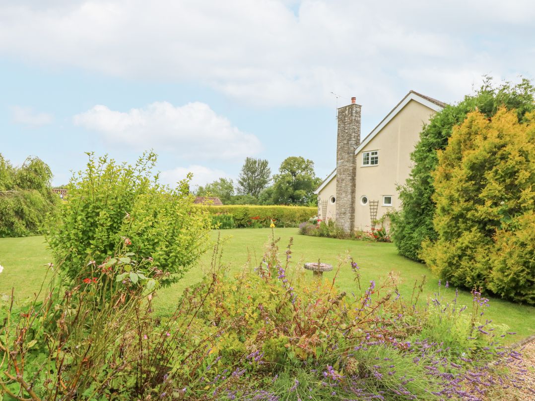 Glyde House