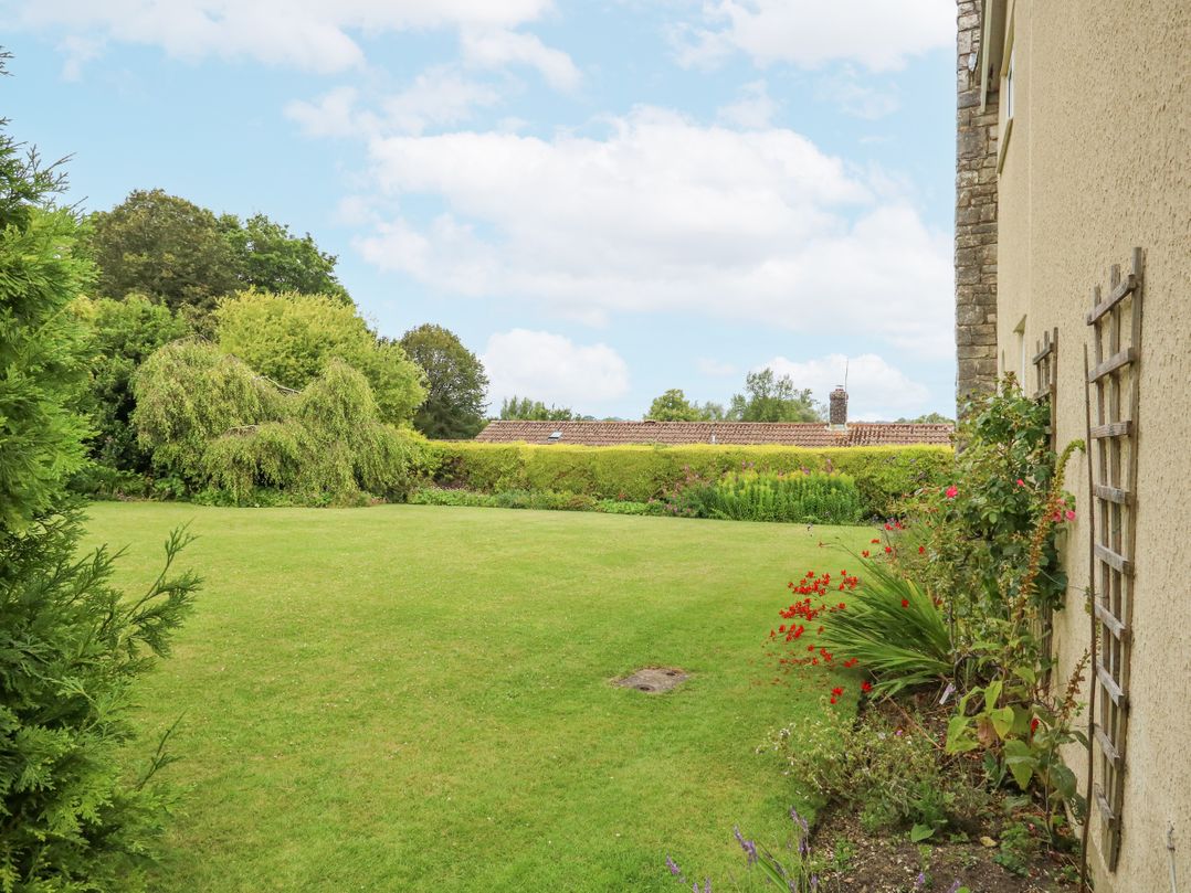 Glyde House