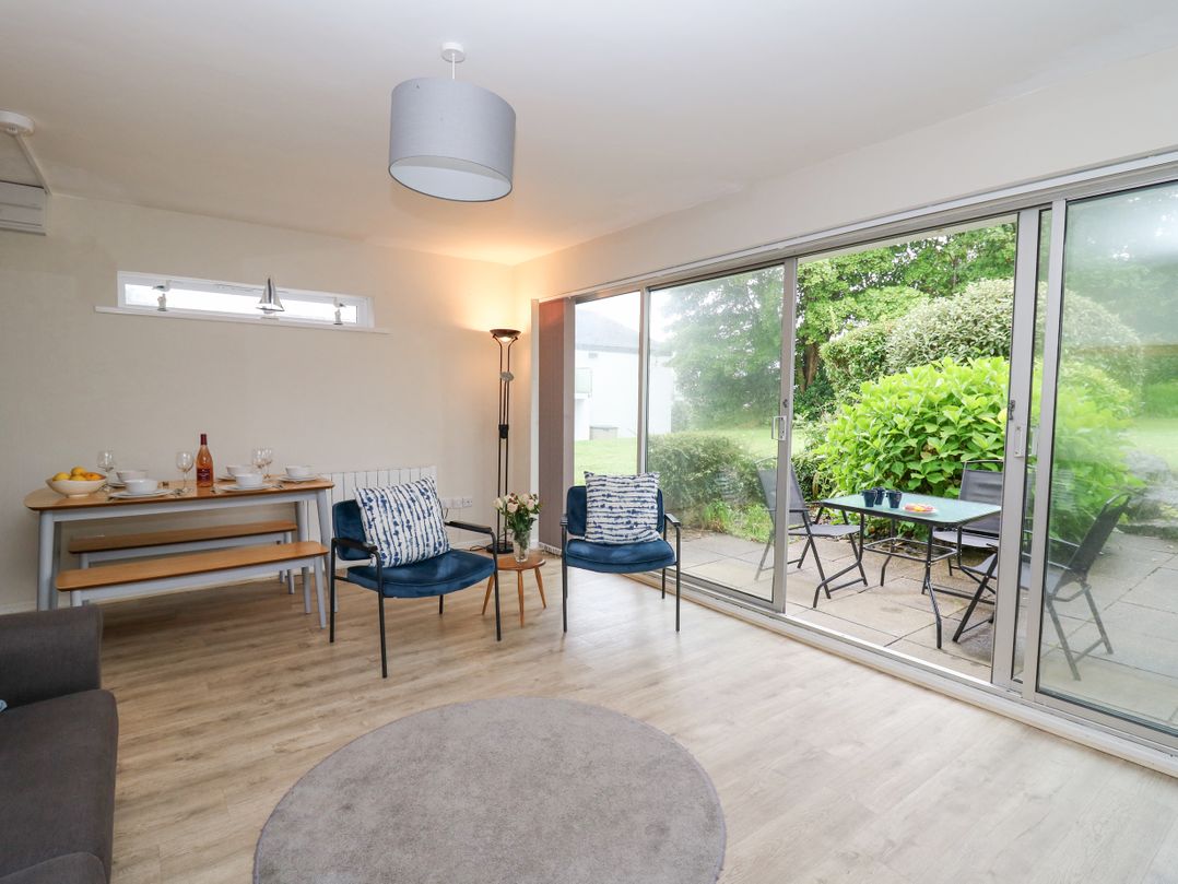 14 Coedrath Park