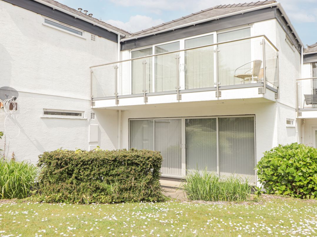 23 Coedrath Park