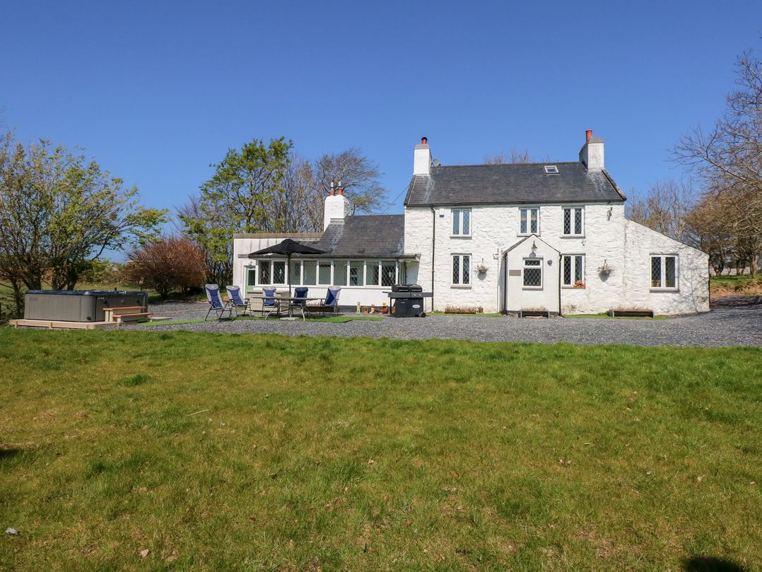 Ty'n Pwll Farm