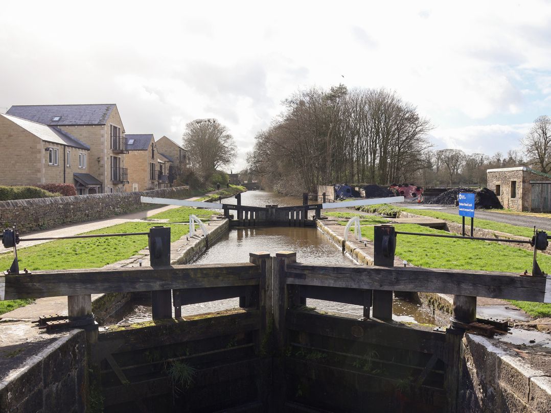 The Swans Nest Lock View