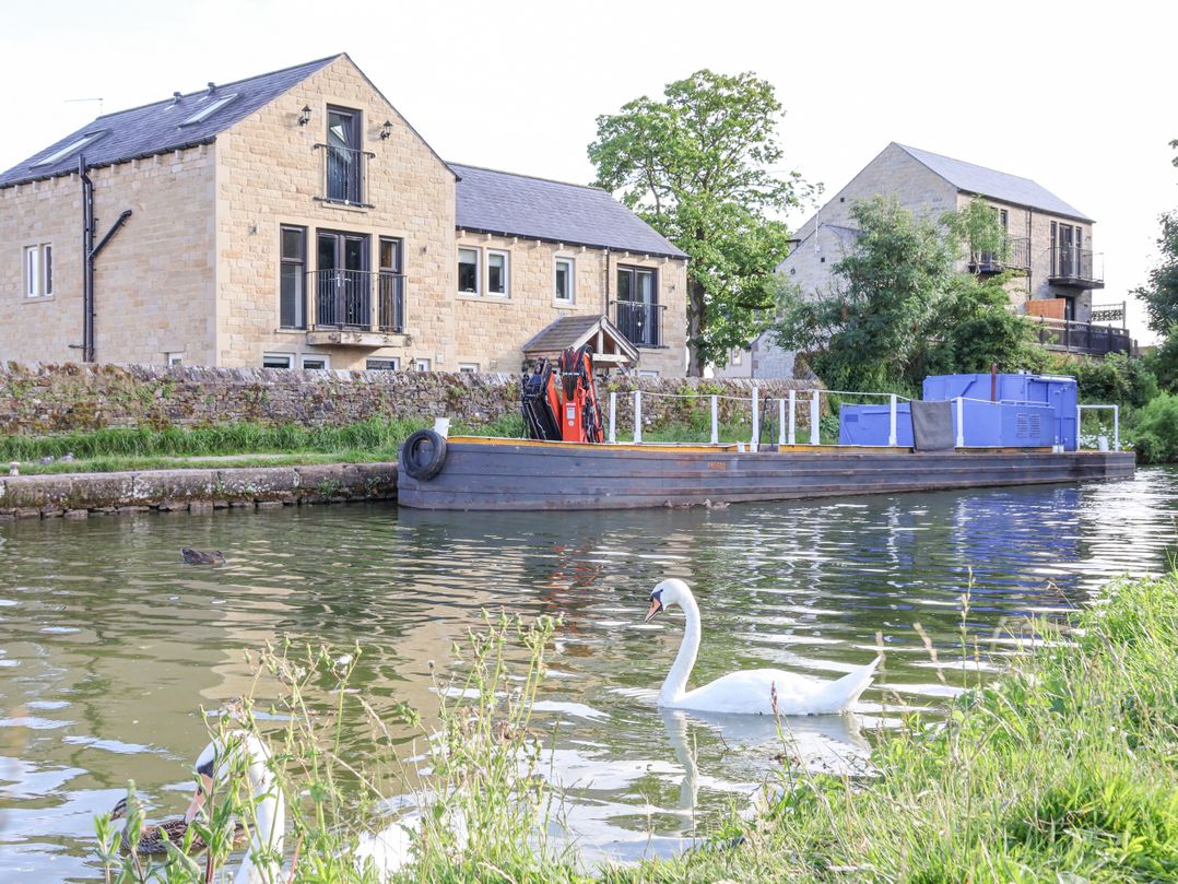 The Swans Nest Lock View