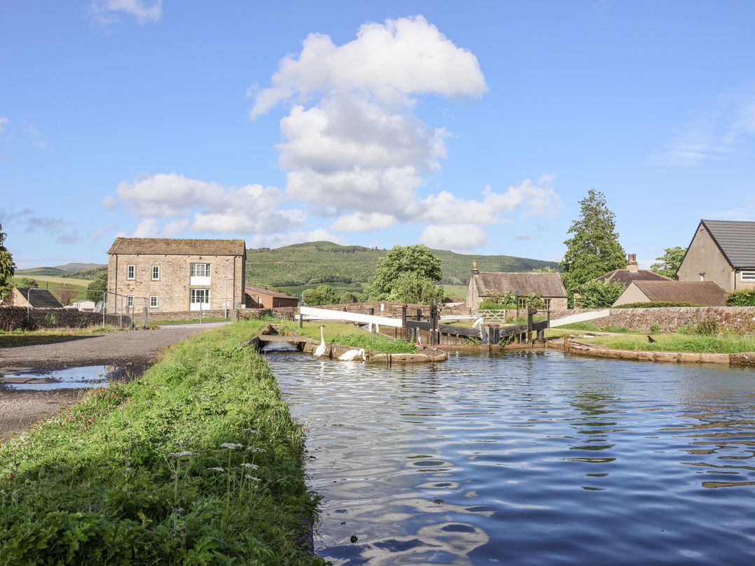 The Swans Nest Lock View
