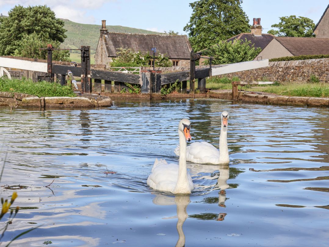 The Swans Nest Lock View