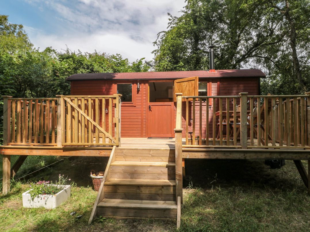 The Foxes Den Shepherds Hut