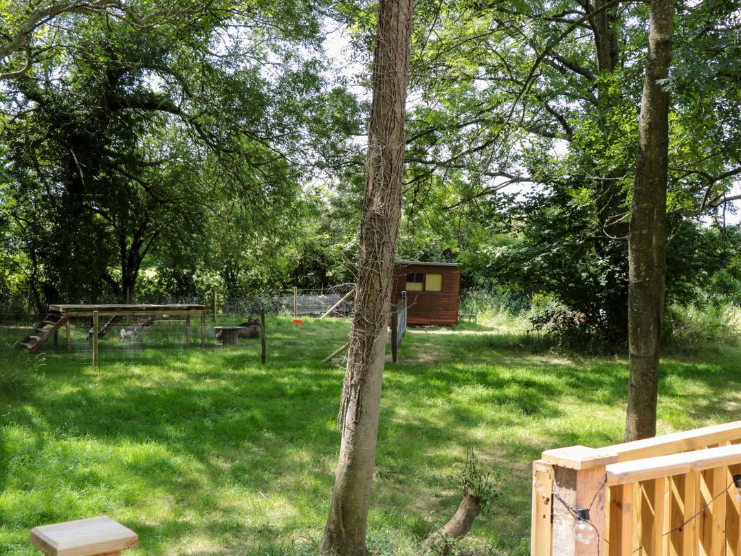 The Foxes Den Shepherds Hut