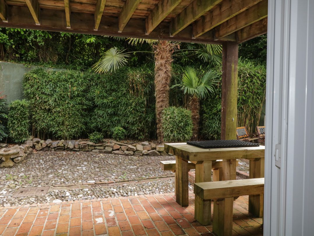 The Coach House Apartment