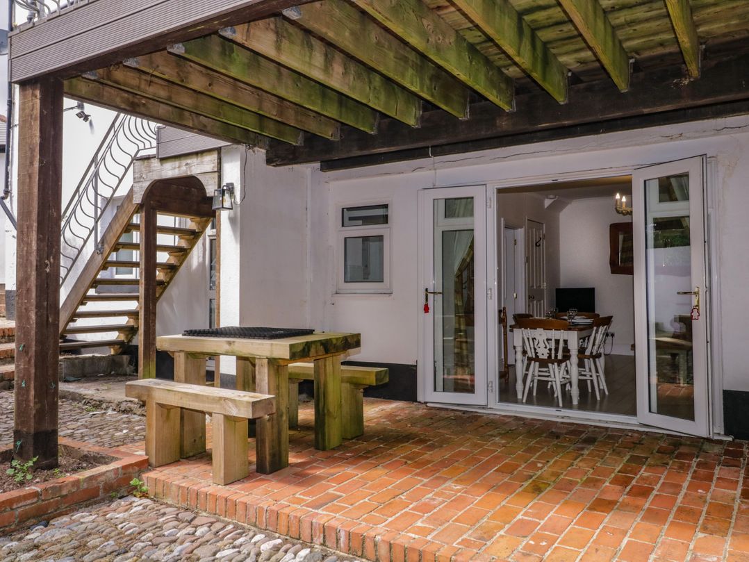 The Coach House Apartment