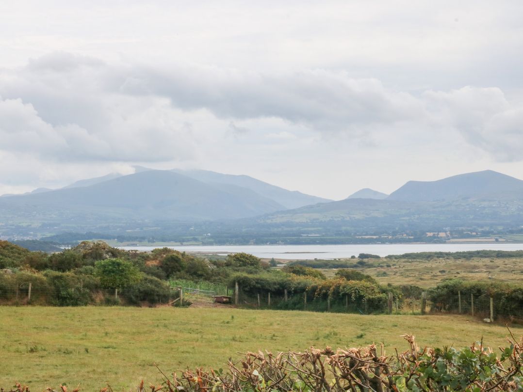 Tir Mawr