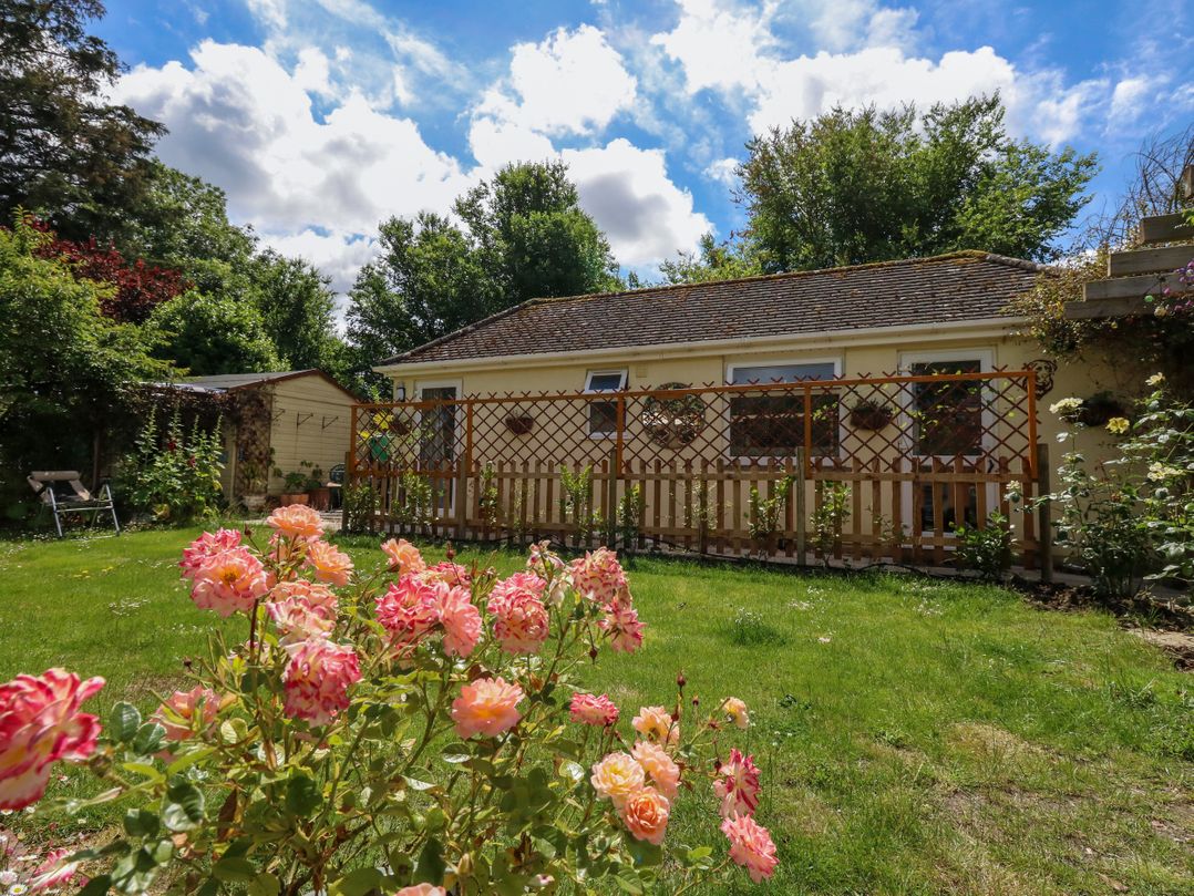 Little Timbers, Ringwood - Sleeps 2 guests