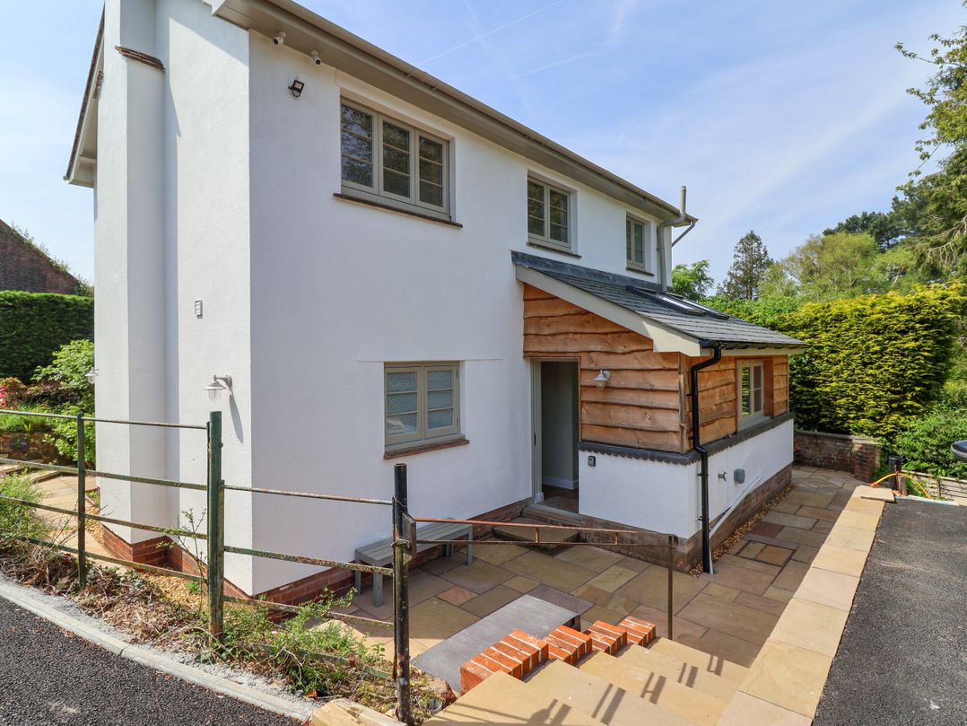 Questant Lodge