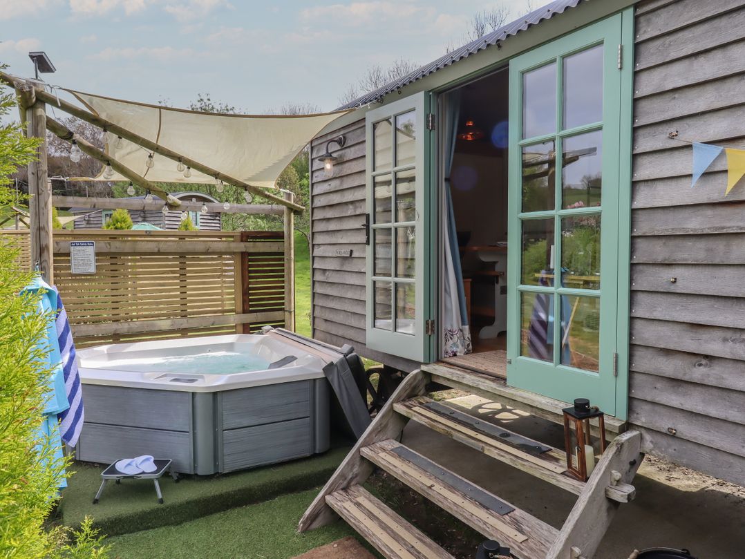 Burr 1 Shepherds Hut