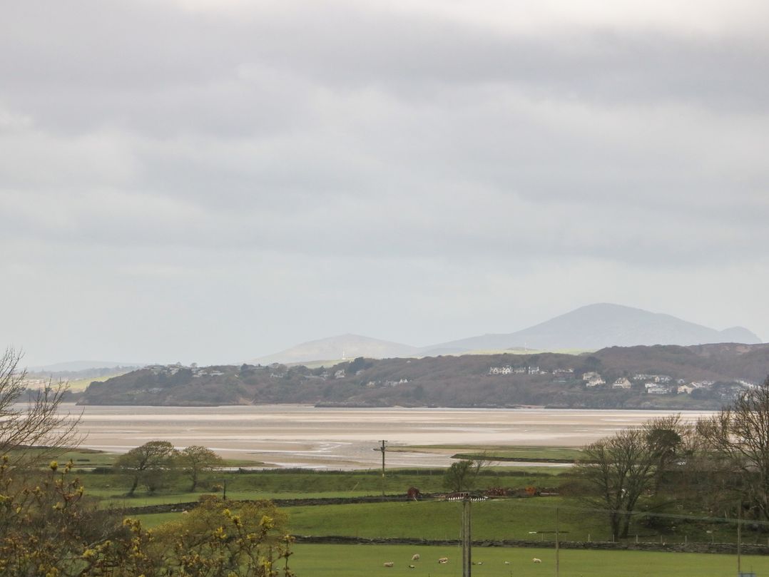 Caerffynnon House