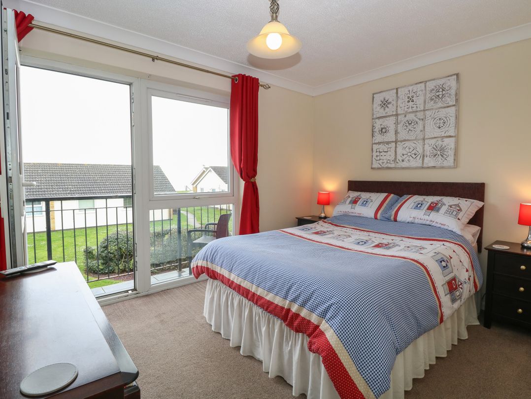 19 Waterside Park