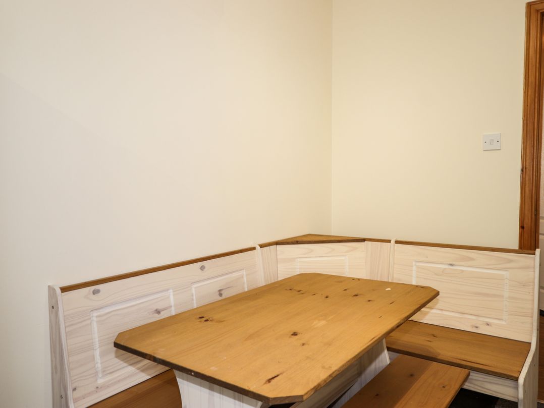 5 Pitgaveny Court