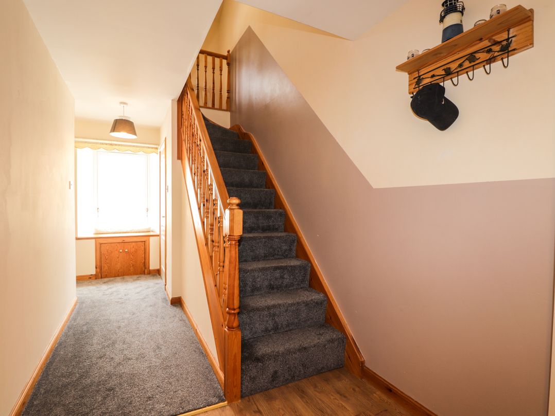 5 Pitgaveny Court