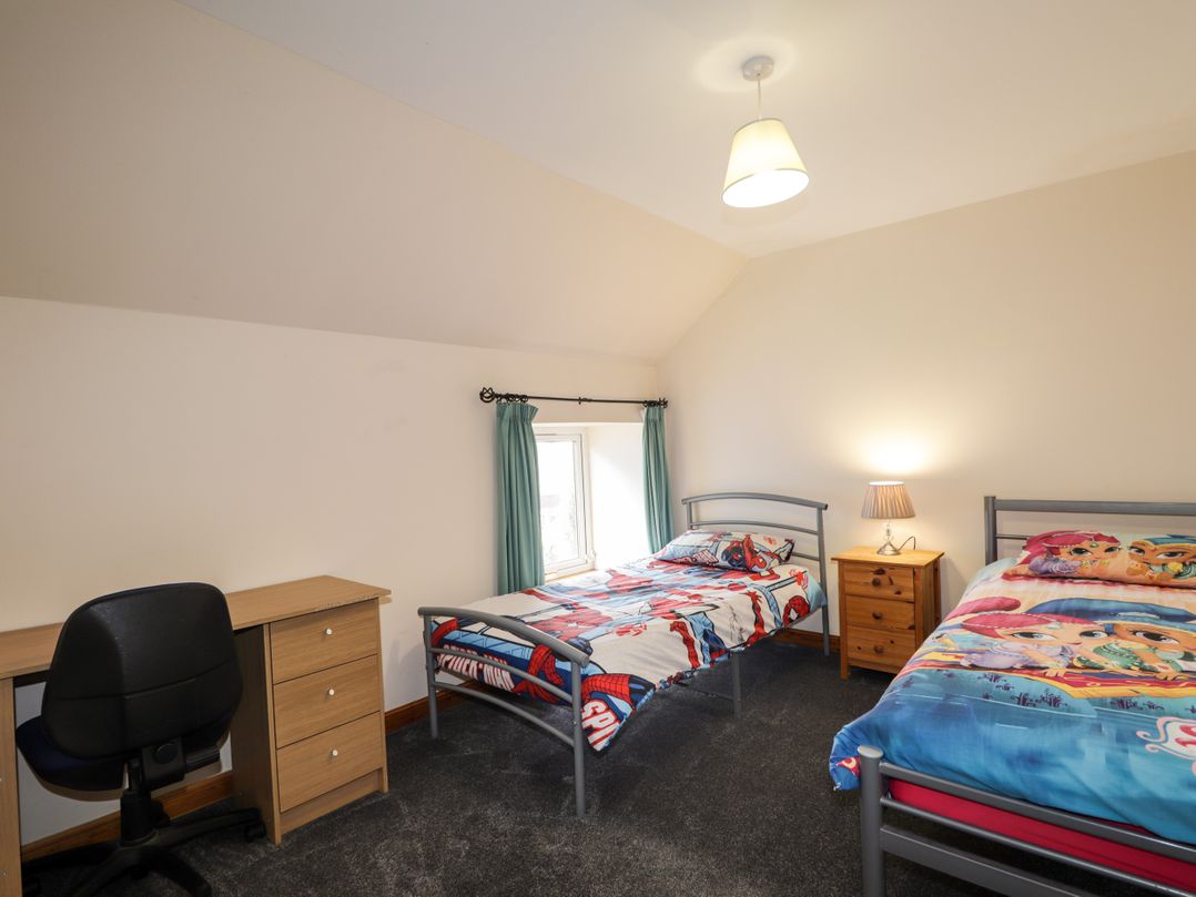 5 Pitgaveny Court