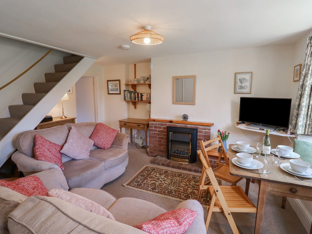 4 Lymbrook Cottages