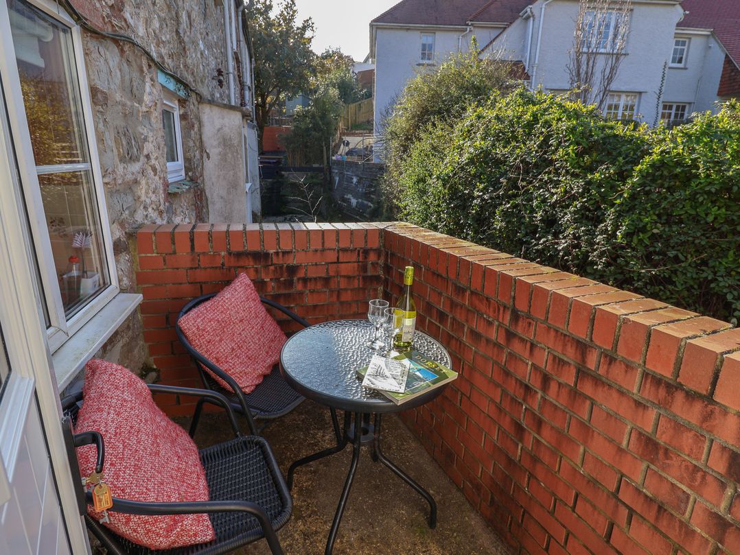 4 Lymbrook Cottages