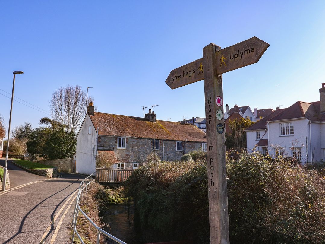 4 Lymbrook Cottages