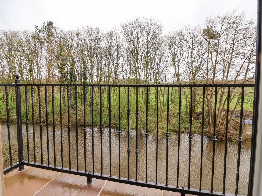4 Lock View