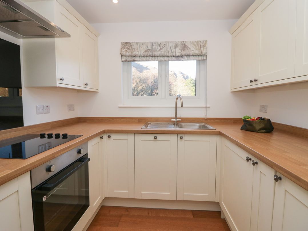 Yewdale View Apartment